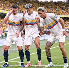 CAMISETA COLOMBIA CENTENARIO EN CAJA